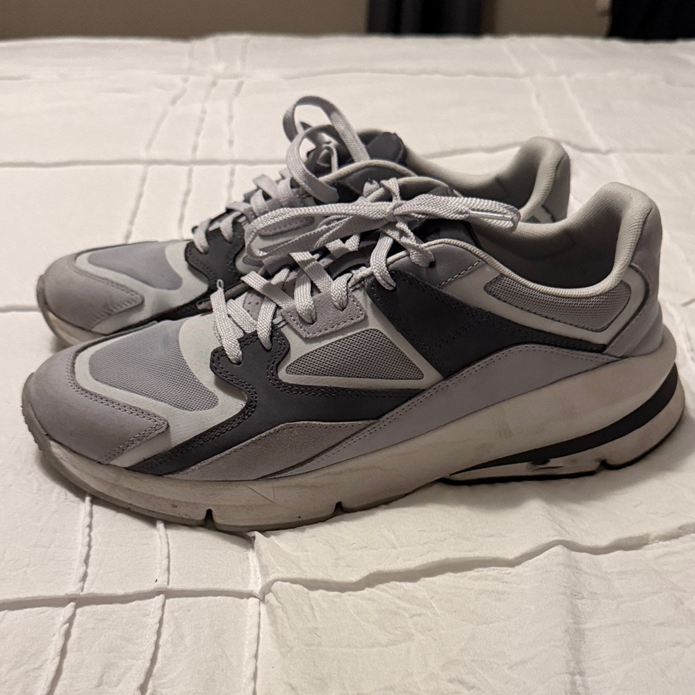 Under Armour Men's Gray and Black Sneakers